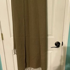 Shawl olive green/brown NWT